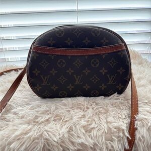 Brown Canvas Louis Vuitton Blois